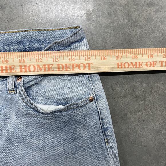 GAP Jeans Womens 4/27 Light Wash Girlfriend Raw Hem Distressed Denim Stretch - Picture 2 of 10